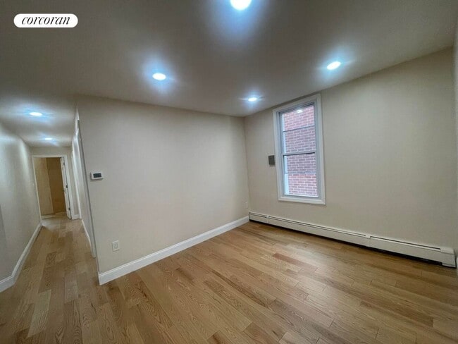 Foto del edificio - 1222 Simpson St