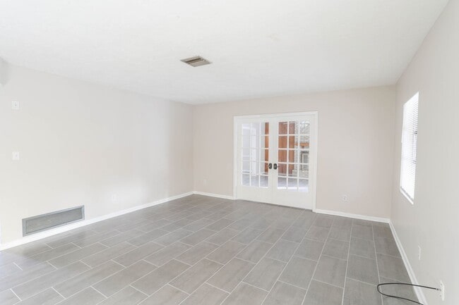 Building Photo - 906 Kewannee Trail