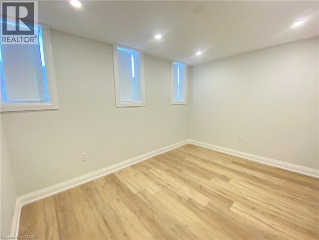 Photo du bâtiment - 588 Barton St E