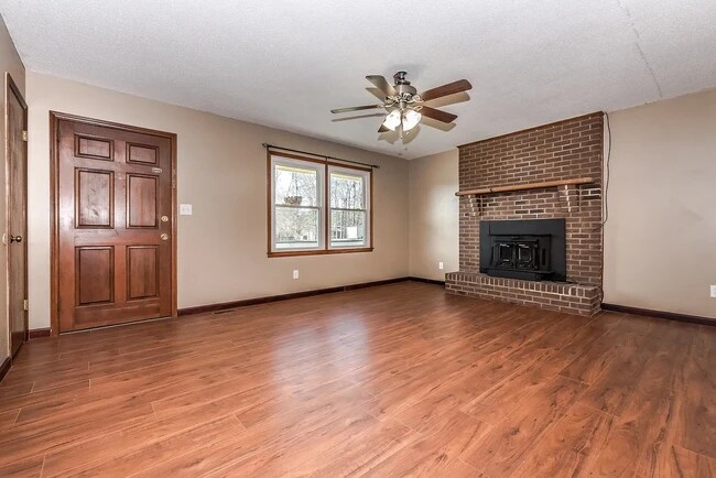 Foto del edificio - 5400 Beam Lake Dr