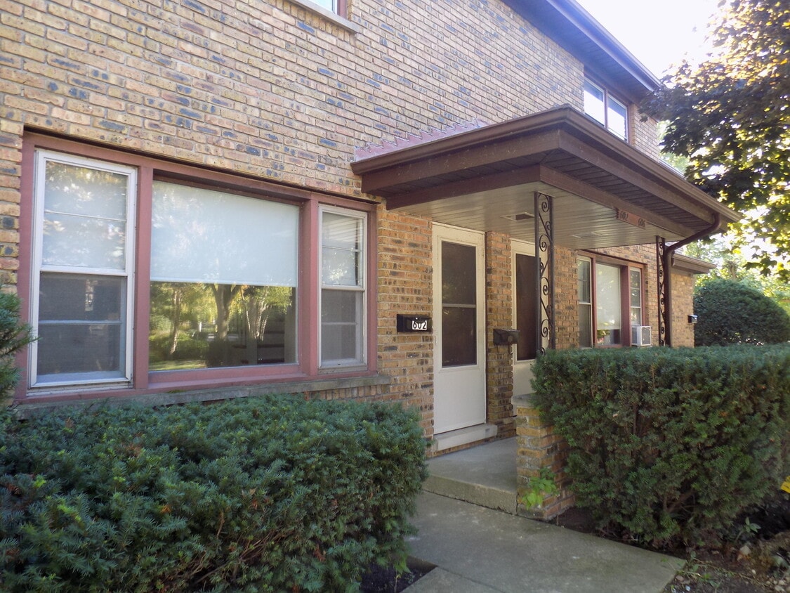 602 Walnut St, Highland Park, IL 60035 Townhome Rentals in Highland