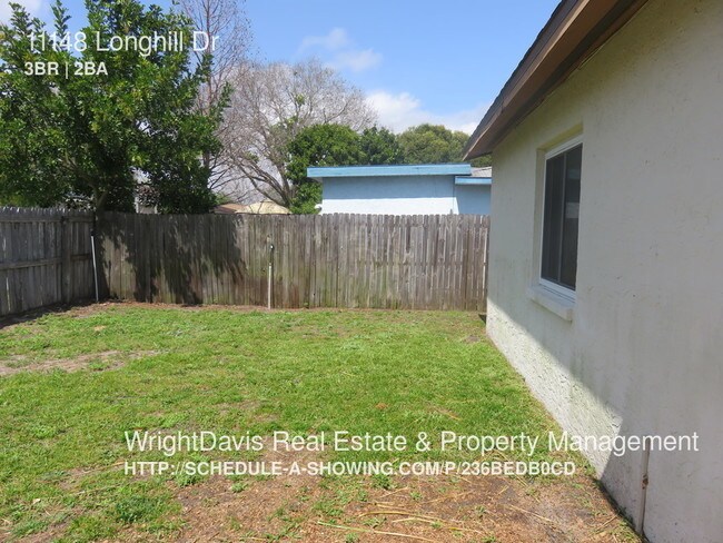 Foto del edificio - 11148 Longhill Dr N