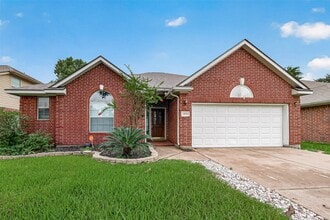 Building Photo - 14531 Chestnut Falls Dr