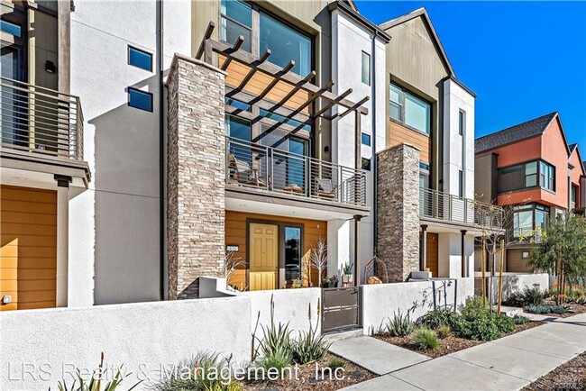 Building Photo - 2 br, 2.5 bath House - 126 Keeper