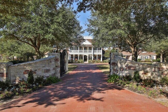 Foto del edificio - 404 High Meadow Ranch Dr