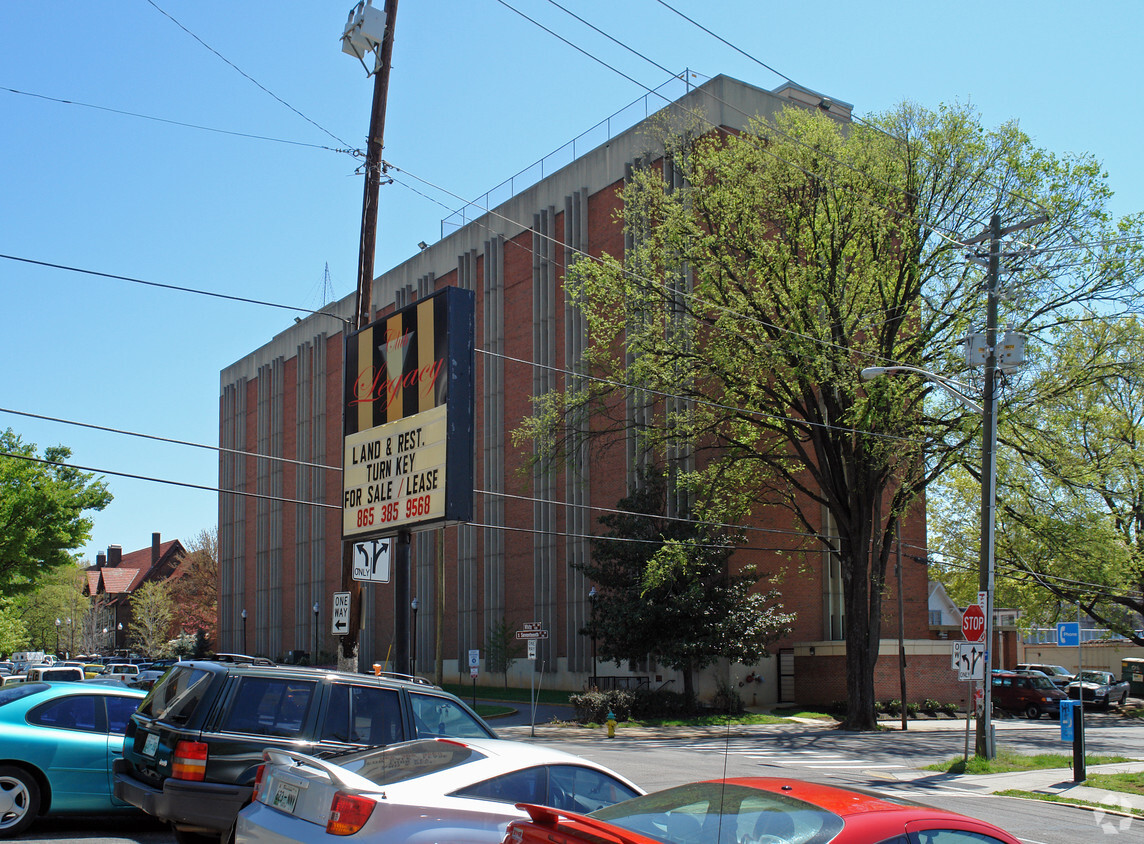 Foto del edificio - Clement Hall