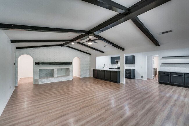 Building Photo - 3403 Sheffield Dr