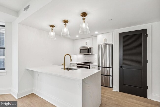 Foto del edificio - 135 S 19th St