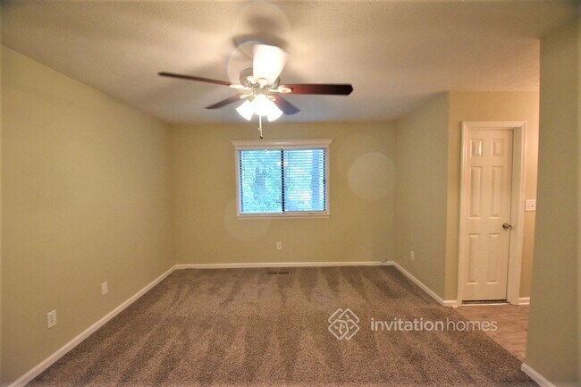 Foto del edificio - 2417 Sweet Shrub Cir