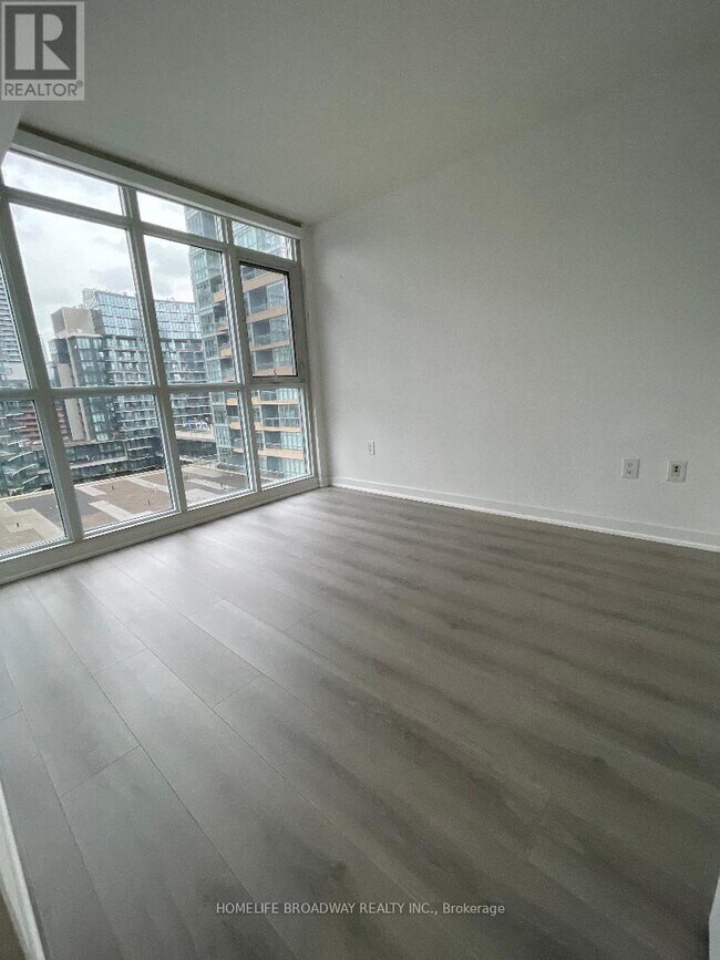 Photo du bâtiment - 15 Iceboat Terr