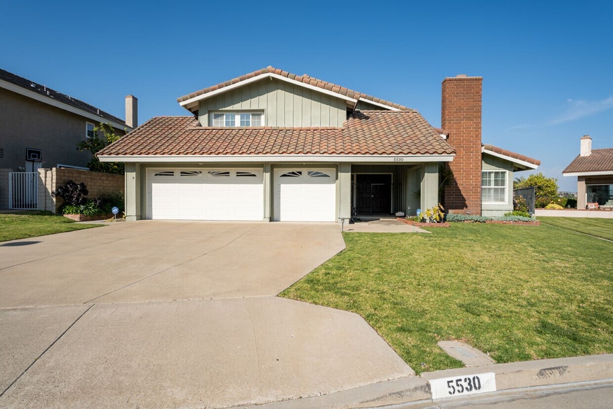 Foto principal - 4/Bed, 3/Bath YL Travis Ranch Home w/Pool ...