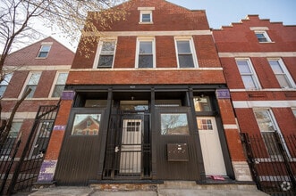 Building Photo - 1823 W 17th St