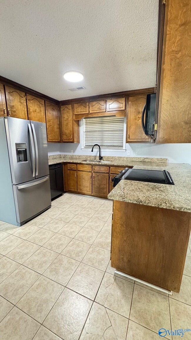 Building Photo - 157 Chanel Dr