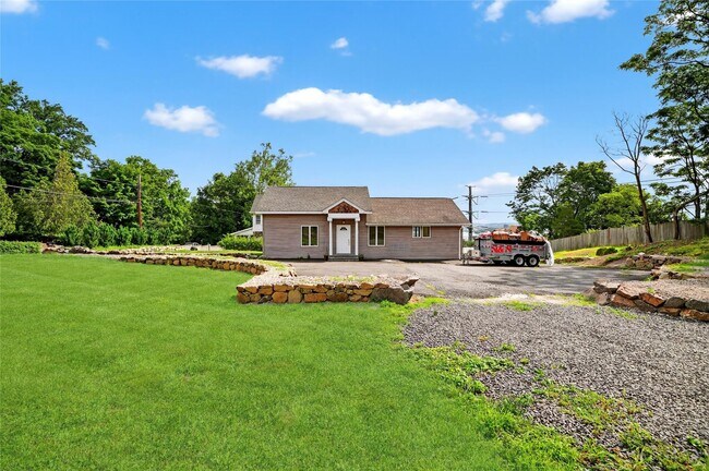 Foto del edificio - 462 N Liberty Dr