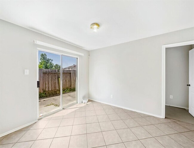 Building Photo - 5111 Westwood Pines Dr