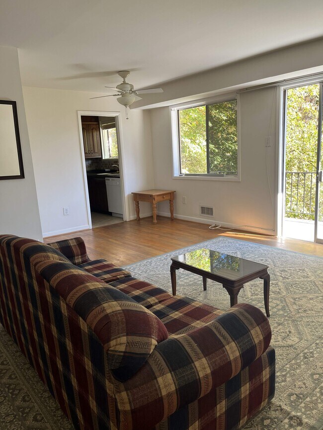 Foto del edificio - 10518 Weymouth St