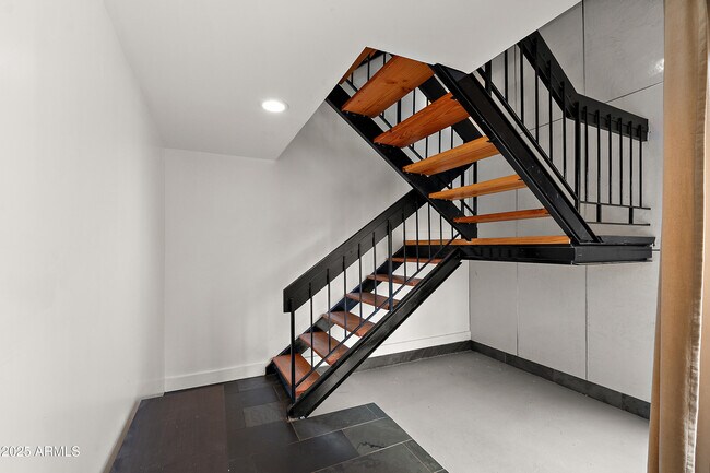 Foto del edificio - 5621 N 79th St