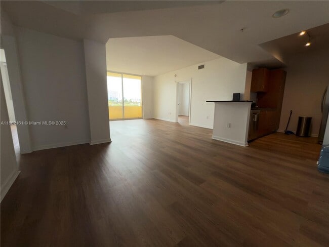 Foto del edificio - 2775 NE 187th St