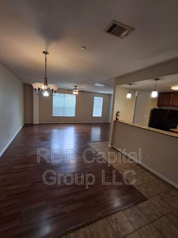 Building Photo - 5203 Bexar St