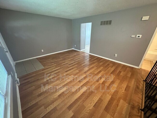 Foto del edificio - 420 N Jennings Rd