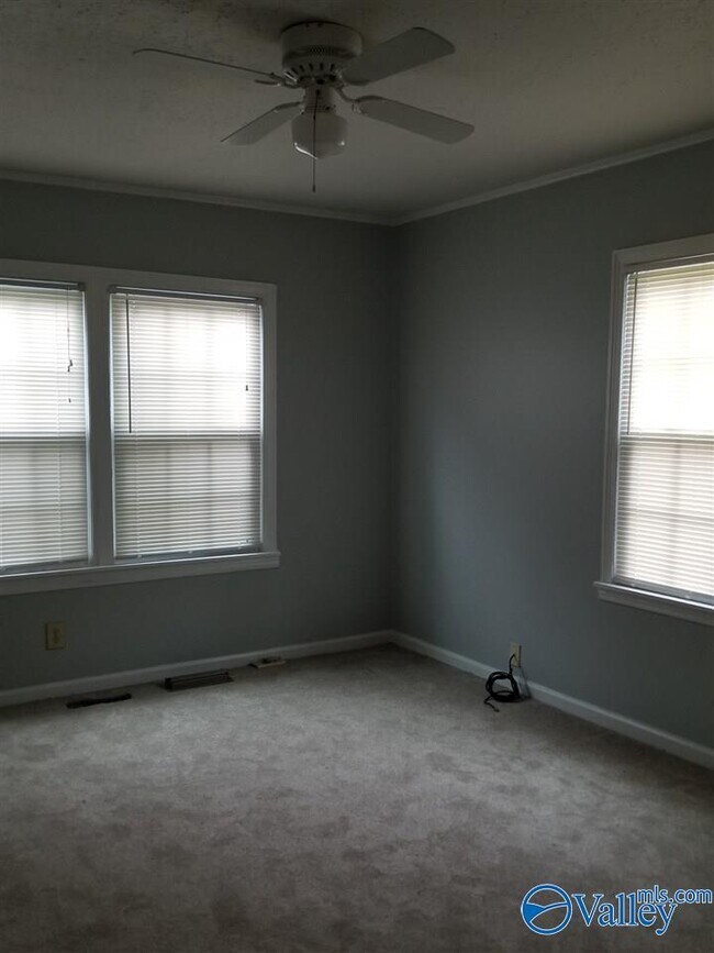 Foto del edificio - 2400 Pulaski Pike NW