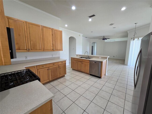 Foto del edificio - 15305 Palomapark Ln