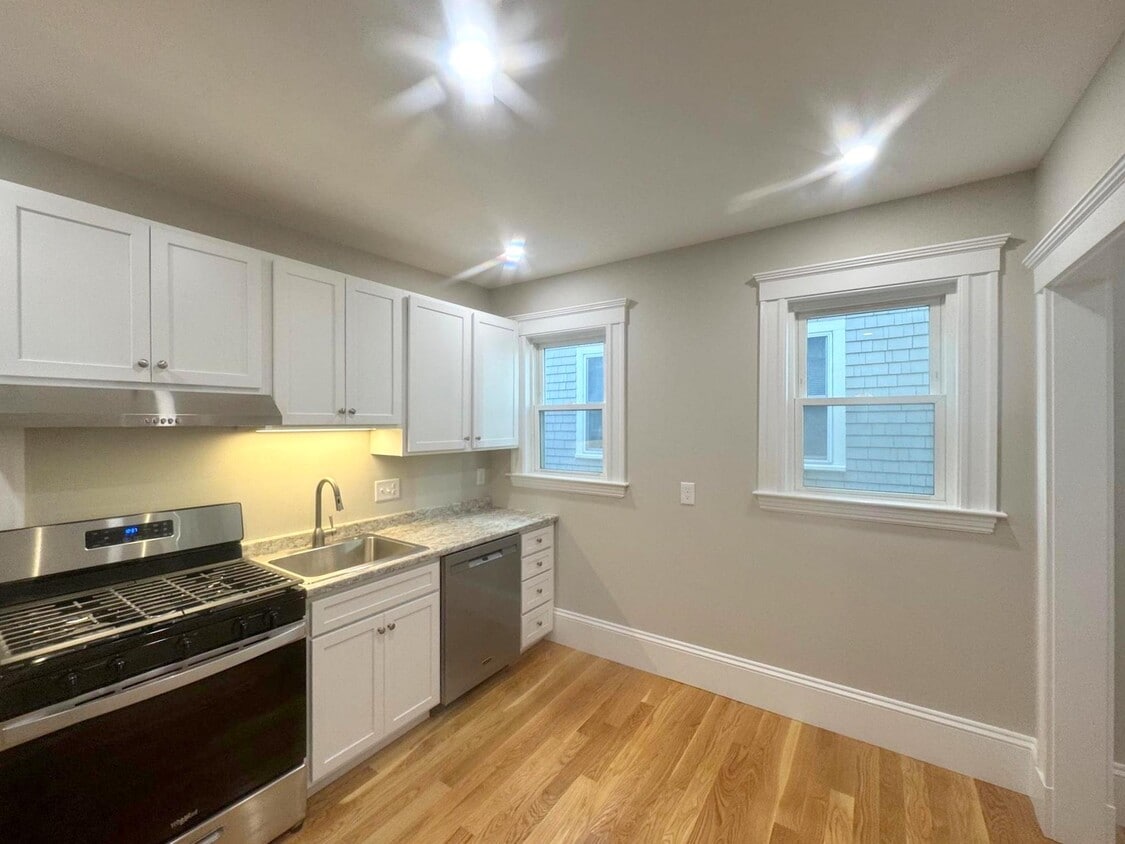 Primary Photo - 11 Belmont Sq