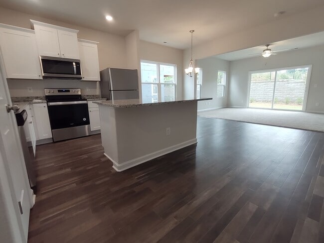 Building Photo - BRAND-NEW Townhome Located in Sanford- Minutes from Shopping, Dining, and Community Parks! Wont l...