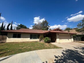 Building Photo - 3015 E Shadid Dr