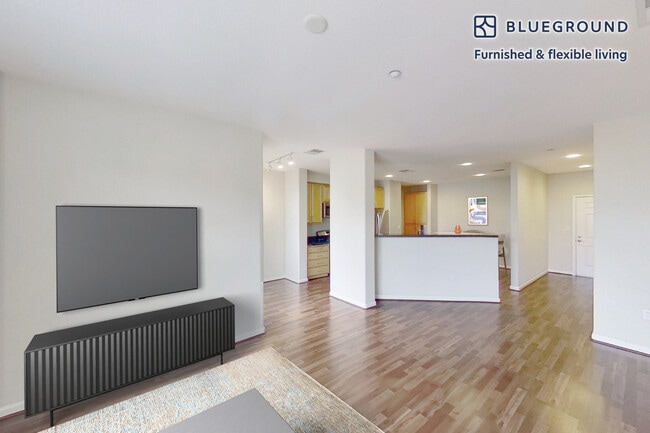 Building Photo - 1099 Admiral Ct