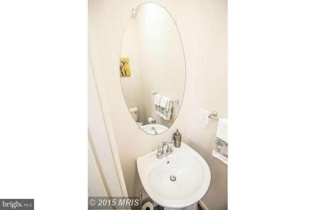 Building Photo - 124 Prado Ln