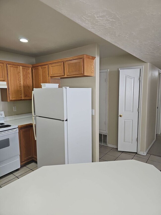 Foto del edificio - 2 Bed/1 Bath Condo in Orem for Rent