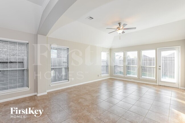Foto del edificio - 31206 Harmony Falls Ct