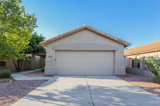 Building Photo - 16215 W Cottonwood St