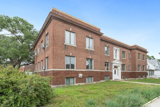Building Photo - 3807 2nd Ave S