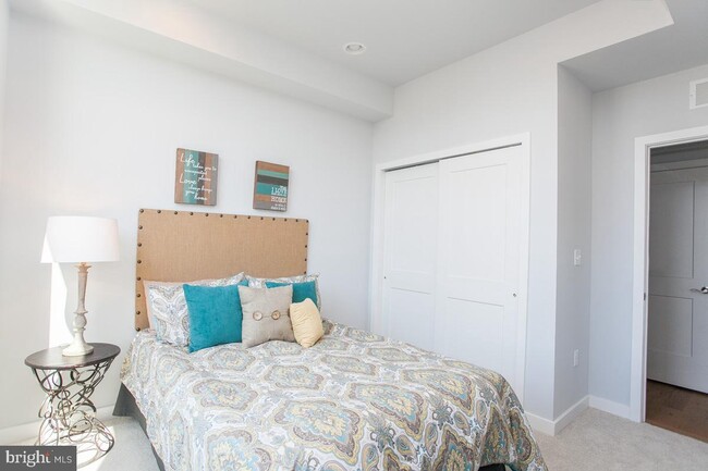 Foto del edificio - 5938 Henry Ave