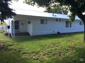 Building Photo - 702 C Ave