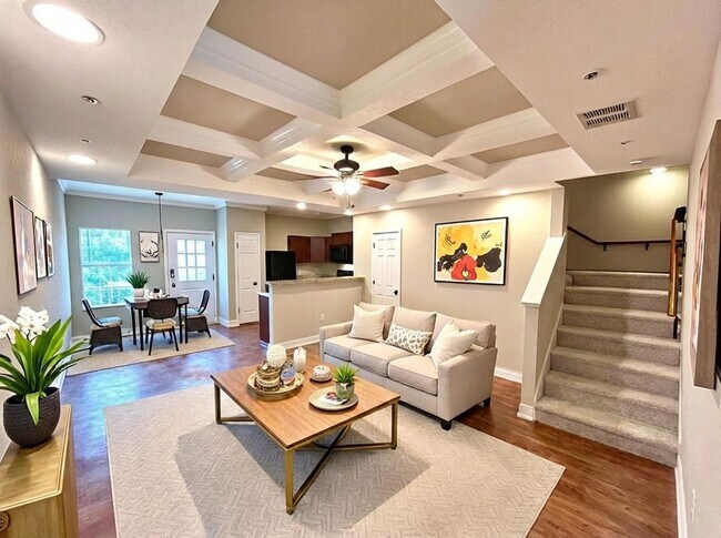 Foto del edificio - *MOVE IN SPECIAL* Updated 3BD/2.5BA Two-Story Duplex with New Carpet & Fenced Yard!