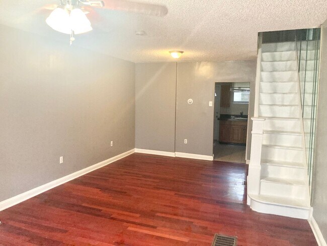 Foto del edificio - Updated 3-Bedroom in Grays Ferry