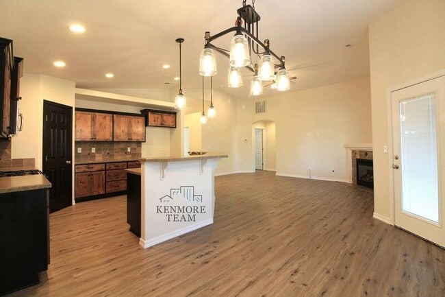 Building Photo - 544 Lakerose Loop