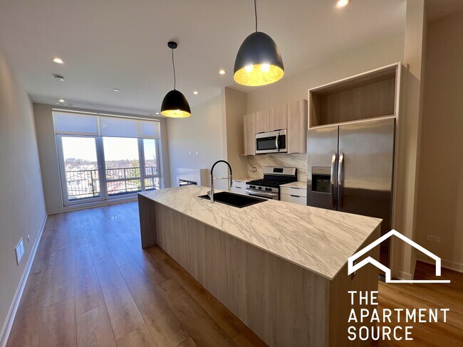 Foto del edificio - 6340 W Belmont Ave