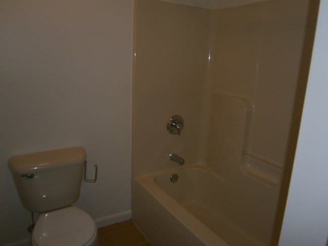Foto del edificio - Large 2 BR in Hellam PA