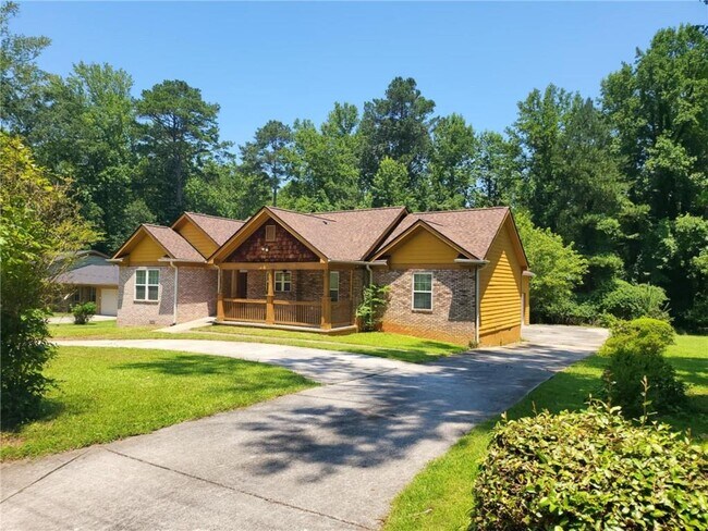 Building Photo - 3873 King Edward Trail SW