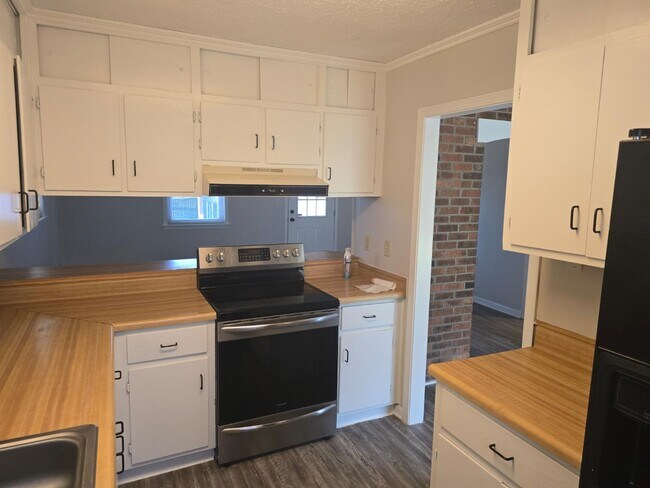 Foto del edificio - 815 Valley Springs Dr