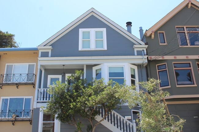 Noe Valley: Renovated Top Floor 2-Story Ap... - Noe Valley: Renovated Top Floor 2-Story Ap... Apartment