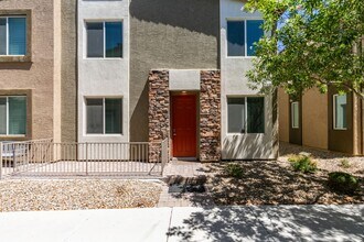 Building Photo - 7312 Halo Falls St