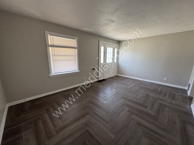 Foto del edificio - 4129 Bowser Ave