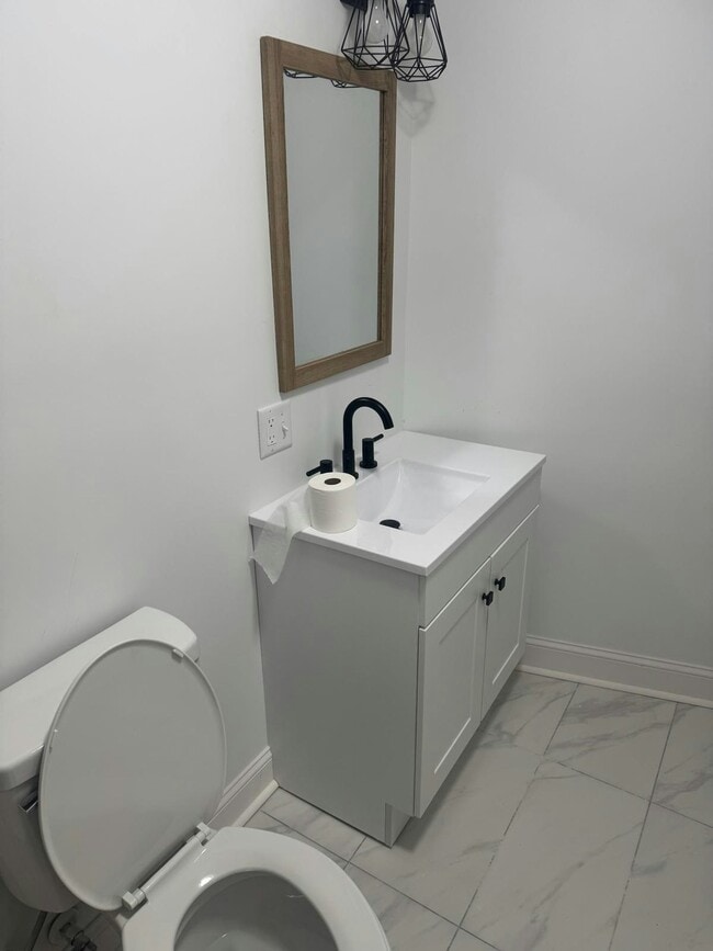 Building Photo - 5910 S Michigan Ave