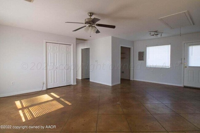 Foto del edificio - 106 N Jefferson St