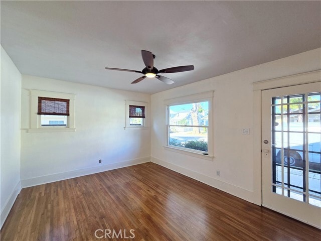 Foto del edificio - 3624 E 8th St